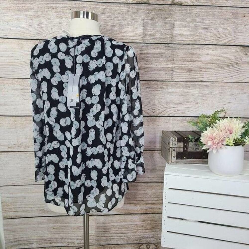 NWT Karl Lagerfeld Paris Printed‎ Ruffle Blouse Small - Picture 2 of 4